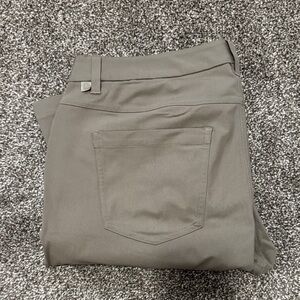 Lulu Lemon ABC Pants Warpstream Slim-Fit 5 pocket 35x32 Nomad